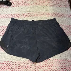 Lululemon Hotty Hot 2.5" Shorts